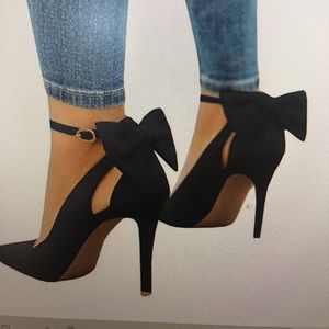 Meet your Posher, Tia